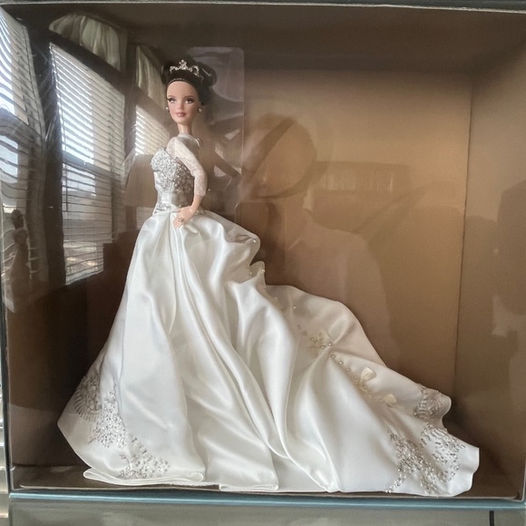 2007 Reem Acra Bride Barbie (Platinum Label) (2) | Romance a